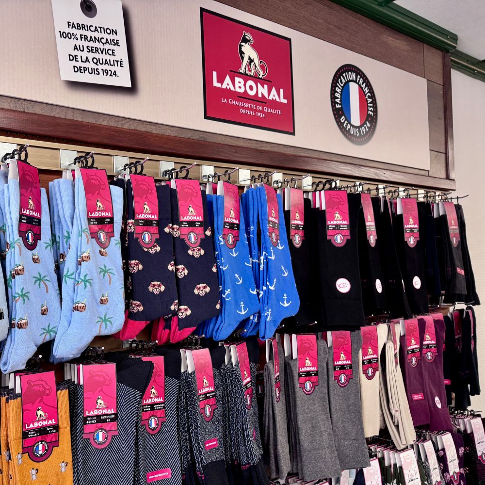 Présentoir de chaussettes Labonal fabriquées en Alsace